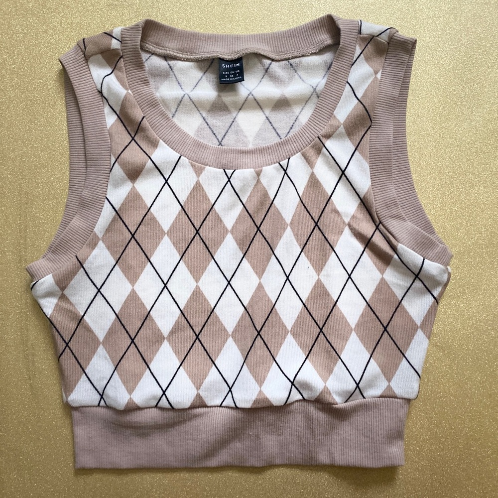 Mauve Argyle Print Cropped Sweater Vest